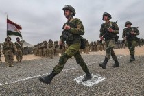 القوات المسلحة لطاجيكستان على الحدود مع أفغانستان في حالة تأهب قصوى
