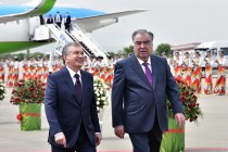 استقبال رئيس جمهورية أوزبكستان شوكت ميرضاييف في مطار خوجند الدولي