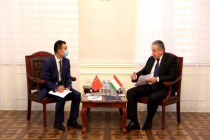 وزير الخارجية الصيني وانغ يي يقوم بزيارة رسمية إلى طاجيكستان