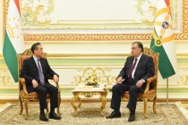 رئيس جمهورية طاجيكستان إمام علي رحمان يستقبل وزير خارجية جمهورية الصين الشعبية وانغ إي رو