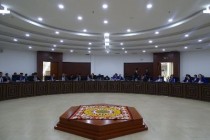“استقلال لغة الطاجيك وتطويرها”. تحت هذا الاسم، عقد مؤتمر علمي جمهوري في متحف طاجيكستان الوطني