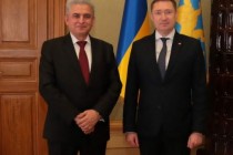 بحث قضايا تعزيز التعاون بين طاجيكستان وأوكرانيا