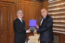 محمد طائر ذاكرزاده يلتقي مع سفير أذربيجان لدي طاجيكستان