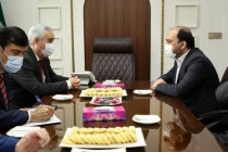 سفير طاجيكستان لدي طهران يلتقي مع رئيس إقليم هرمزجان الإيراني
