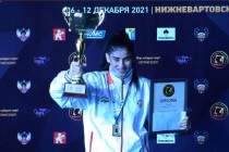 عضوة فريق الملاكمة الطاجيكي ميجغونا صمدوفا تفوز بكأس العالم للملاكمة