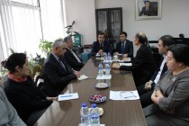 سفير طاجيكستان لدى أوزبكستان يلتقي بطاقم صحيفة “صوط الطاجيك”