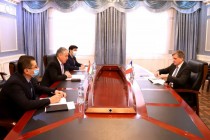 وزير خارجية طاجيكستان يستقبل سفيري فرنسا وألمانيا