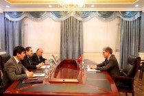 نائب وزير الخارجية  طاجيكستان  يلتقي  مع  سفير تركيا لدى طاجيكستان
