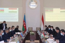 بحث  التعاون التجاري والاقتصادي بين طاجيكستان وأذربيجان في دوشنبه