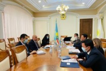 طاجيكستان و كازاخستان تبحثان تطوير وتوسيع التعاون الثنائي في قطاعي المياه والطاقة