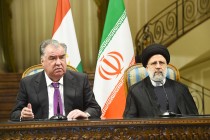 طاجيكستان تعرب عن اهتمامها بالوصول إلى الموانئ البحرية الإيرانية من أجل نقل البضائع والمنتجات