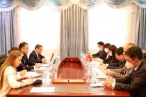 طاجيكستان والصين تعززان التعاون في مكافحة الإرهاب والتطرف