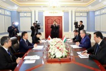 بحث قضايا التعاون الثنائي بين طاجيكستان واليابان في دوشنبه