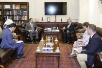 السفير فوق العادة والمفوض لجمهورية طاجيكستانفى تركيا يلتقي مع رئيس جامعة أنقرة