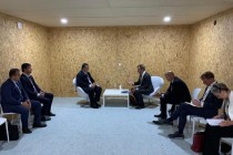 اجتماع وفد جمهورية طاجيكستان مع وزير البنية التحتية وإدارة المياه الهولندي