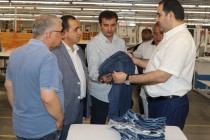 تعرف مسؤولو شركة النسيج التركية “أوبريفو” على فرص الاستثمار في طاجيكستان