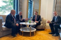 رئيس البنك الوطني في طاجيكستان يجتمع مع زميله من سويسرا توماس جوردان في مدينة باد راغاز