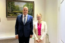 محمد شريف هقداد يلتقي بممثل وزارة الخارجية الفنلندية ، السيدة مينا ماري موروجارفي