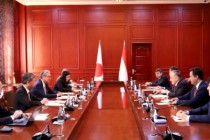 سيراج الدين مهر الدين يلتقى برئيس رابطة الصداقة البرلمانية الدولية في طاجيكستان – اليابان كيجي فرويا