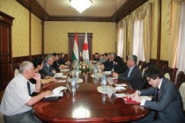مناقشة التعاون البرلماني بين طاجيكستان واليابان في دوشنبه