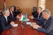 مناقشة التعاون البرلماني بين طاجيكستان وأذربيجان في دوشنبه
