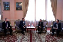 مناقشة التعاون الثنائي بين طاجيكستان وبولندا في دوشنبه