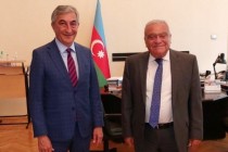 مناقشة التعاون بين أكاديميتي إدارة الدولة لطاجيكستان وأذربيجان في باكو