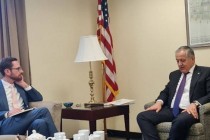 وزير خارجية طاجيكستان يجتمع بالممثل الأمريكي الخاص لأفغانستان