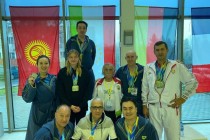 فاز الرياضيون الطاجيك بـ19 ميدالية في كأس كازاخستان المفتوحة للسباحة