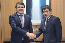 مناقشة جذب رأس المال الياباني لاقتصاد طاجيكستان في طاكيا