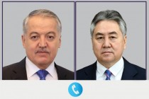 محادثة هاتفية بين وزير خارجية جمهورية طاجيكستان سراج الدين مهر  الين و وزير خارجية جمهورية قيرغيزستان جينبيك كولوبييف