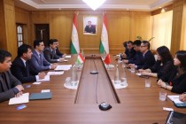 مناقشة توسيع التعاون متعدد الأطراف بين طاجيكستان والصين في دوشنبه