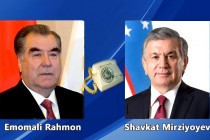 رئيس جمهورية طاجيكستان إمام علي رحمان يجري محادثة هاتفية مع رئيس أوزبكستان شوكت ميرضياييف