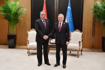 رئيس جمهورية طاجيكستان إمام علي رحمان يلتقي مع رئيس جمهورية أوزبكستان شوكت ميرضياييف