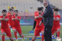 المنتخب الوطني الطاجيكي لكرة القدم يبدأ الاستعدادات للبطولة
