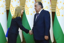 زعيم الأمة إمام علي رحمان يستقبل نائبة رئيس البنك الدولي لأوروبا وآسيا الوسطى أنتانيلا باساني