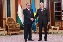 رئيس جمهورية طاجيكستان ، إمام علي رحمان يلتقي وناقش مع رئيس جمهورية كازاخستان قاسم جومارت توكاييف