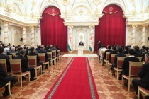 يمنح رئيس جمهورية طاجيكستان إمام علي رحمان، بمناسبة الذكرى الثانية والثلاثين لاستقلال الدولة، جوائز الدولة لممثلي مختلف المهن