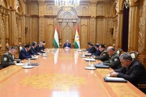 رئيس جمهورية طاجيكستان إمام علي رحمان يجرى مشاورة عمل