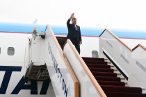 رئيس جمهورية أوزبكستان شوكت ميرضيائيف ينتهي إلى طاجيكستان