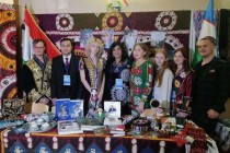 مشاركة الطلاب الطاجيك في المنتدى الدولي للشباب في موسكو