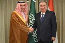 زعيم الأمة إمام علي رحمان يلتقي برئيس صندوق التنمية السعودي سلطان عبد الرحمن المرشد