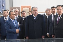 رئيس طاجيكستان إمام علي رحمان يفتتح مصنع معالجة الزجاج التابع لشركة  “شيشكار” في مدينة خوجند