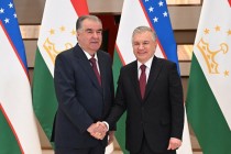 رئيس جمهورية طاجيكستان  إمام علي رحمون يلتقي مع رئيس جمهورية أوزبكستان شوكتم يرضياييف