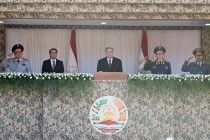 رئيس جمهورية طاجيكستان إمام علي رحمان يشارك في الحفل الاحتفالي بمناسبة يوم الشرطة الطاجيكية