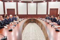 وزير خارجية أوزبكستان يقيم ايجابيا العلاقات الثنائية مع طاجيكستان