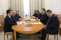 مناقشة آفاق التعاون بين طاجيكستان وروسيا في موسكو