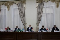 اجتماع لفريق عمل طاجيكستان وأوزبكستان بشأن الاستخدام المشترك للموارد المائية للأنهار العابرة للحدود في آسيا الوسطى