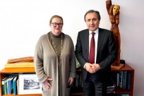 لقاء السفير الطاجيكي مع رئيسة لجنة الثقافة والإعلام في البوندستاغ الألماني