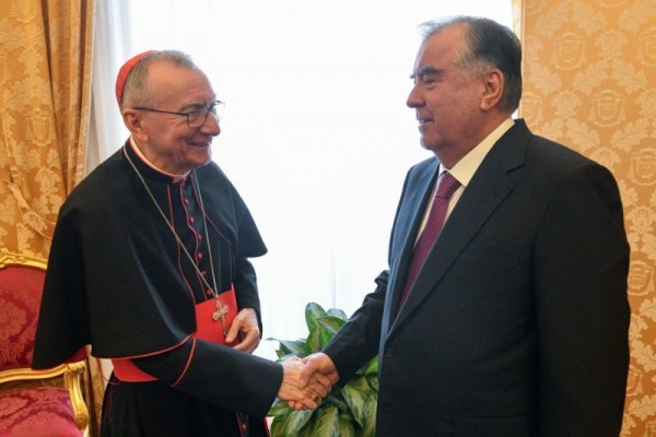 Prezident-Respubliki-Tadzhikistan-vstretilsya-s-Gosudarstvennym-sekretarem-Vatikana-kardinalom-Petro-Parolinom